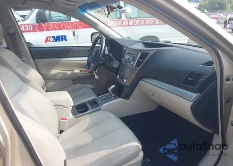 2010 Subaru Outback 2.5I Premium z USA, uszkodzony, nr VIN 4S4BRBCC3A3382746